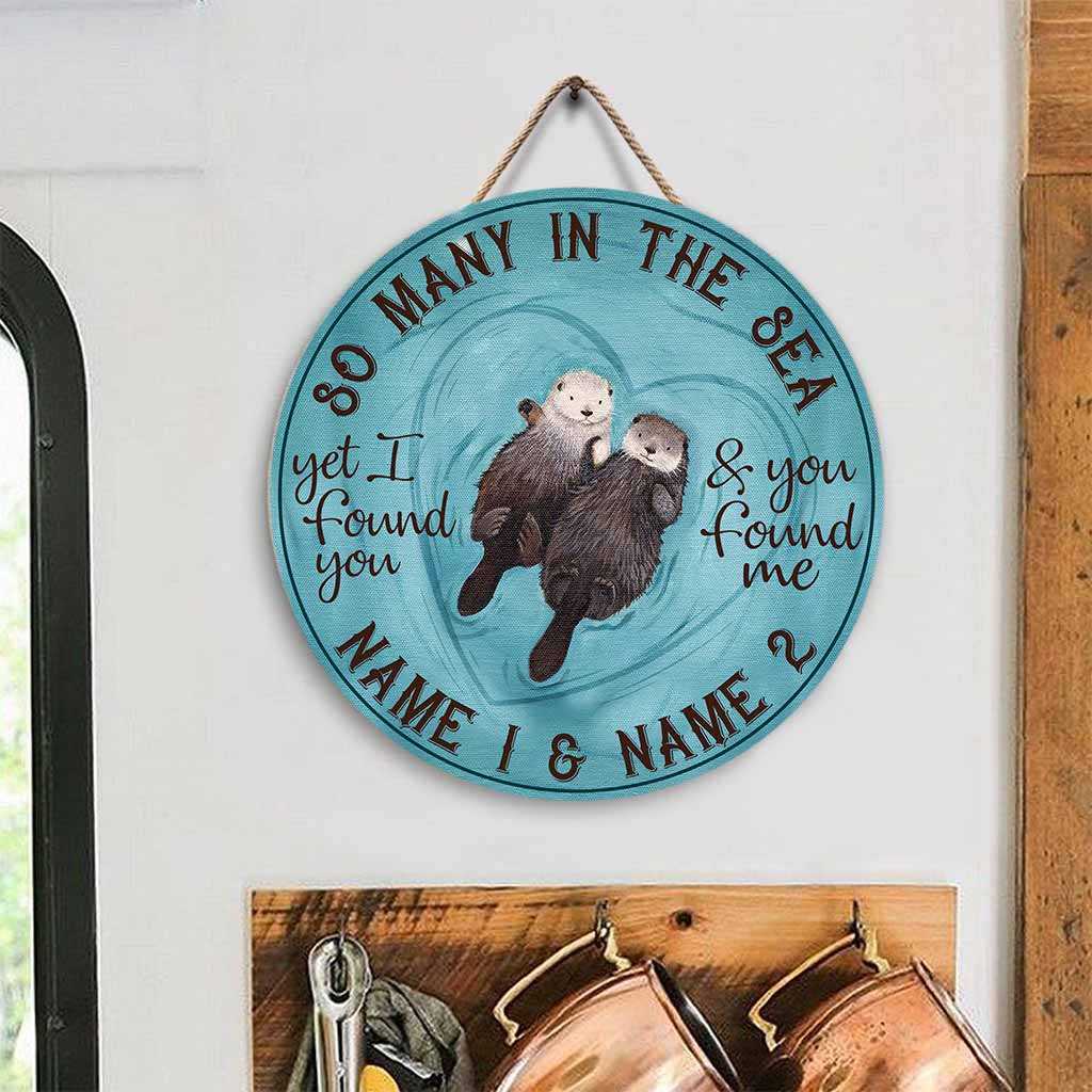 So Many In The Sea - Otter Personalized Round Wood Sign