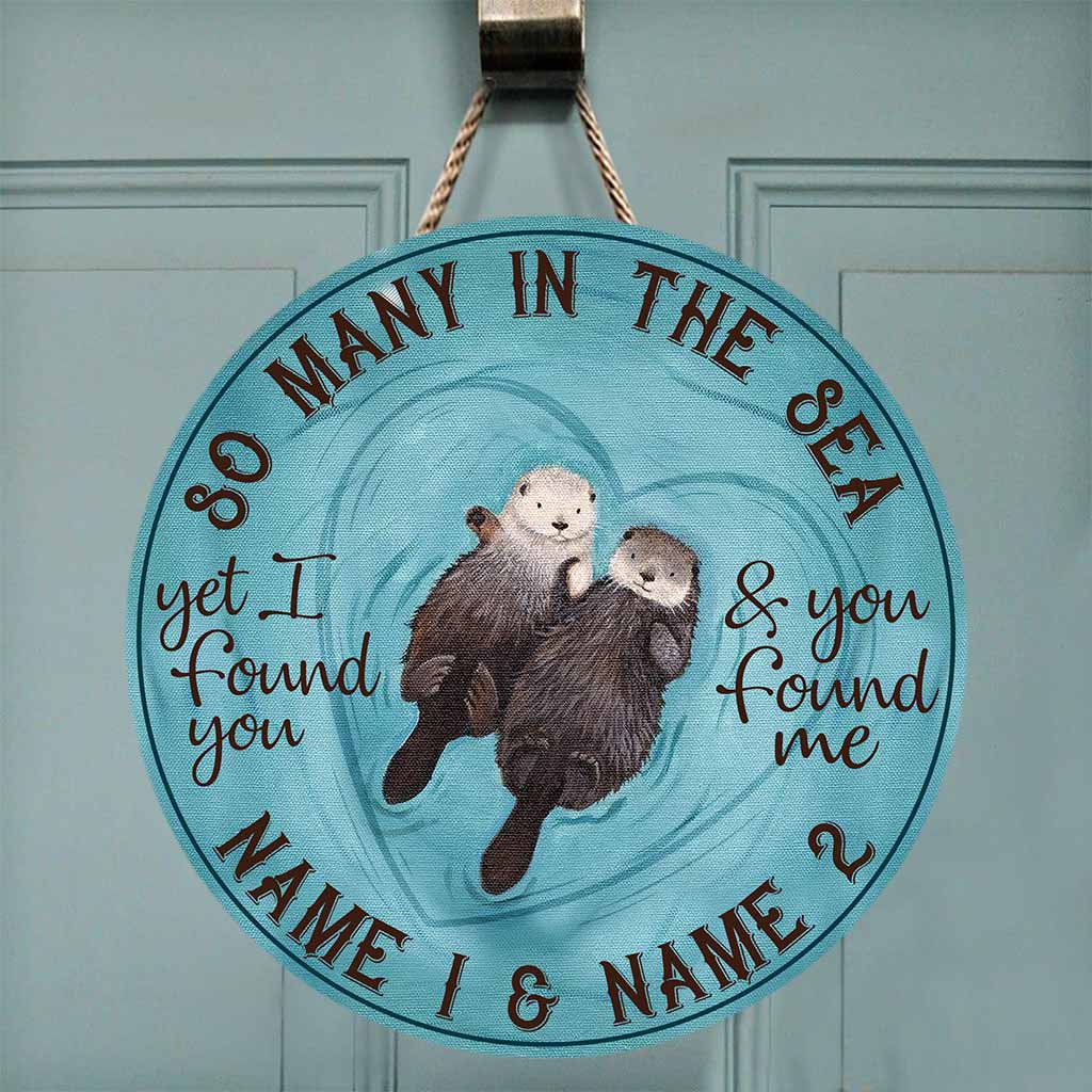 So Many In The Sea - Otter Personalized Round Wood Sign