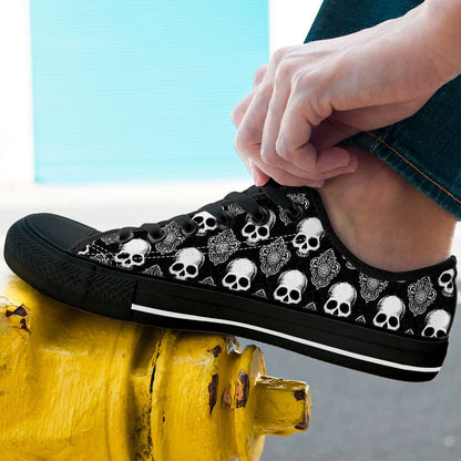 Black Skull Pattern Low Top Shoes 0921