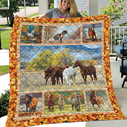 It's the most wonderful time of the year - Horse quilt