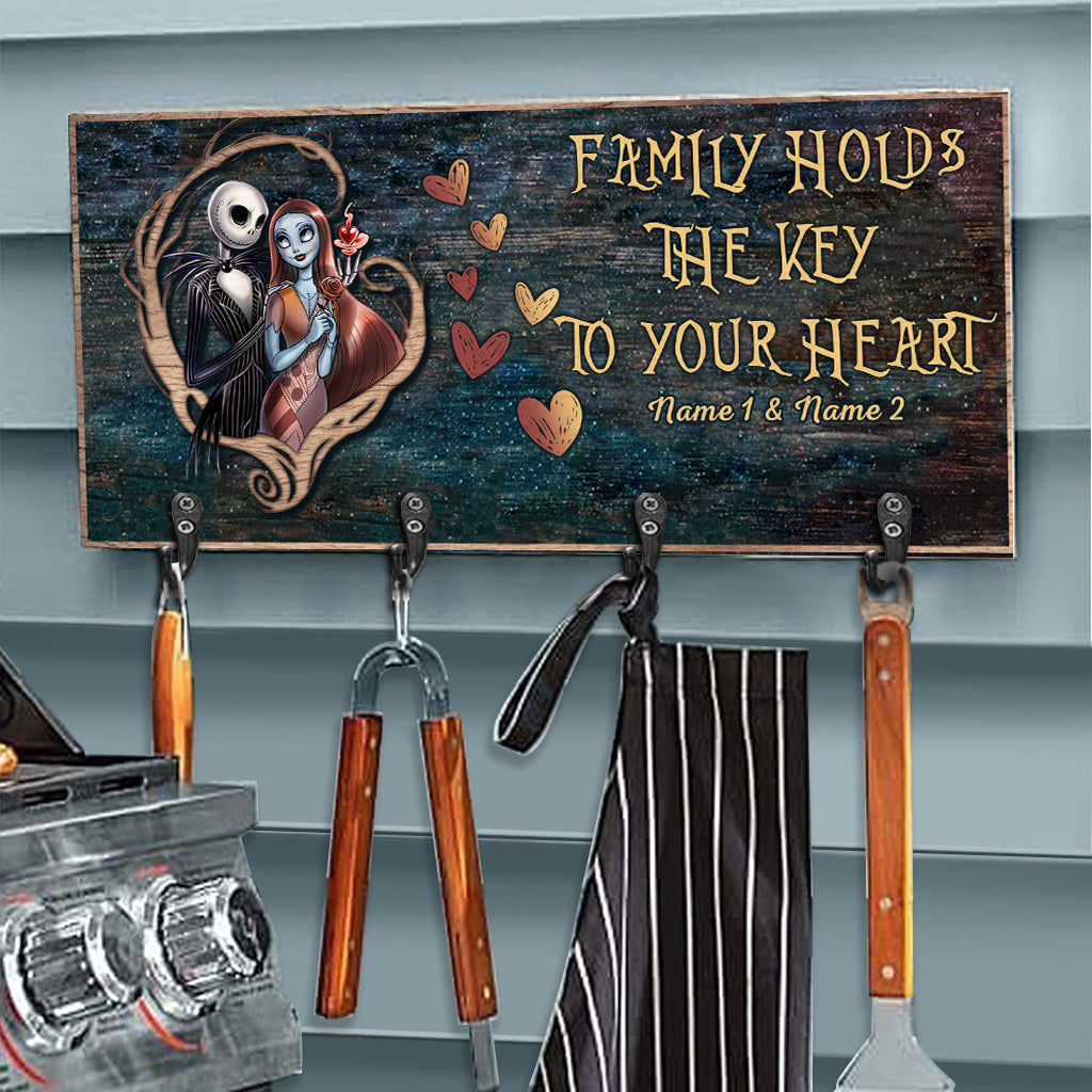 Family Holds The Key To Your Heart - Personalized Nightmare Key Rack