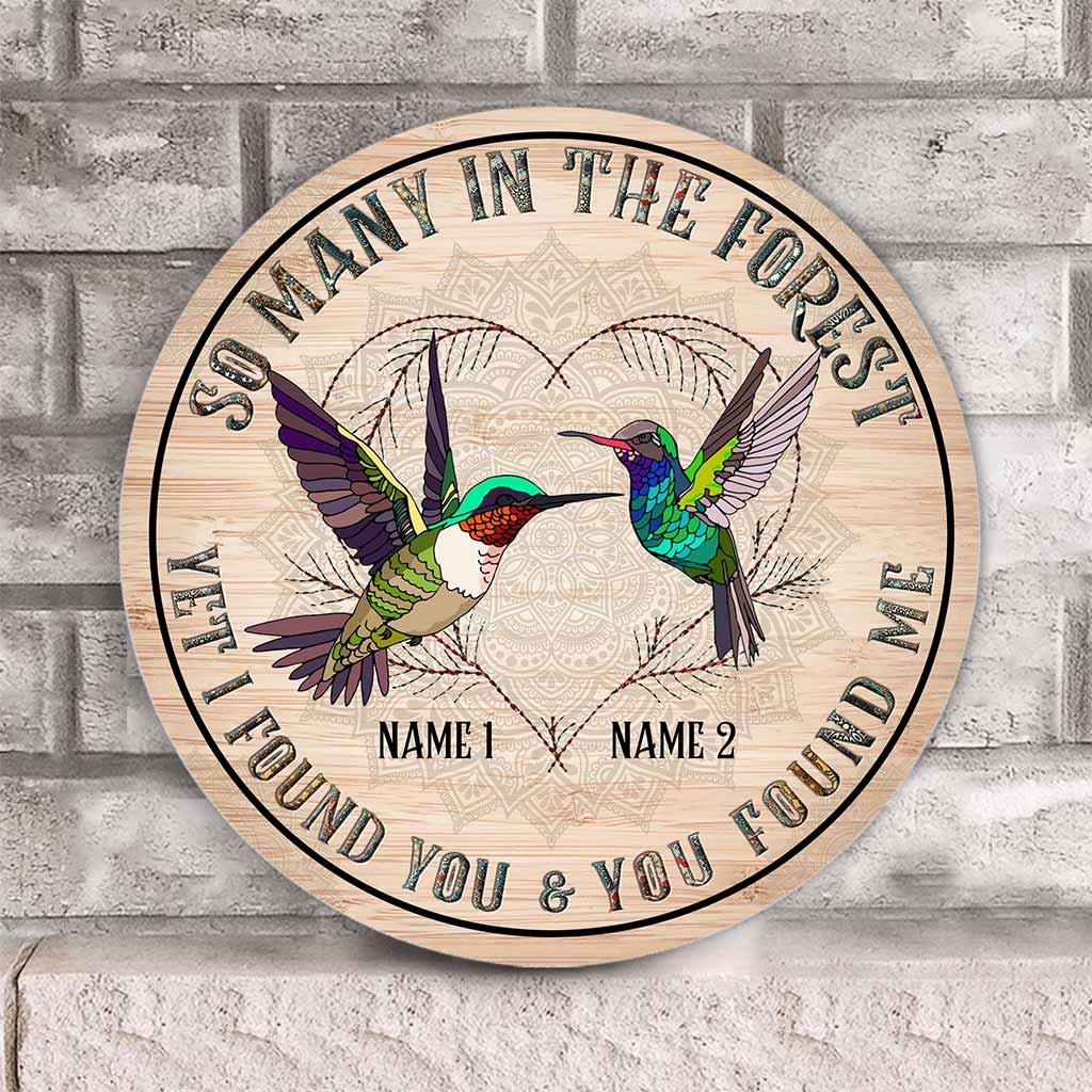 So Many In The Forest - Hummingbird Personalized Round Wood Sign
