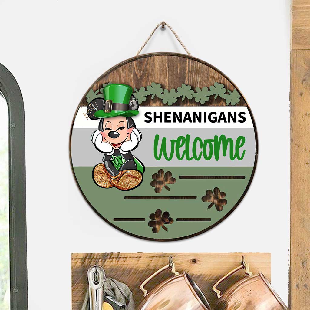 Shenanigans - St. Patrick‘s Day Mouse Round Wood Sign