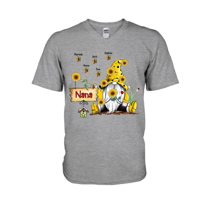 Mom Grandma Reasons To Bee Happy - Personalized T-shirt and Hoodie